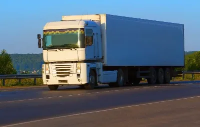 Adana ile Bayraklı Arası Öğrenci Eşyası Taşıma